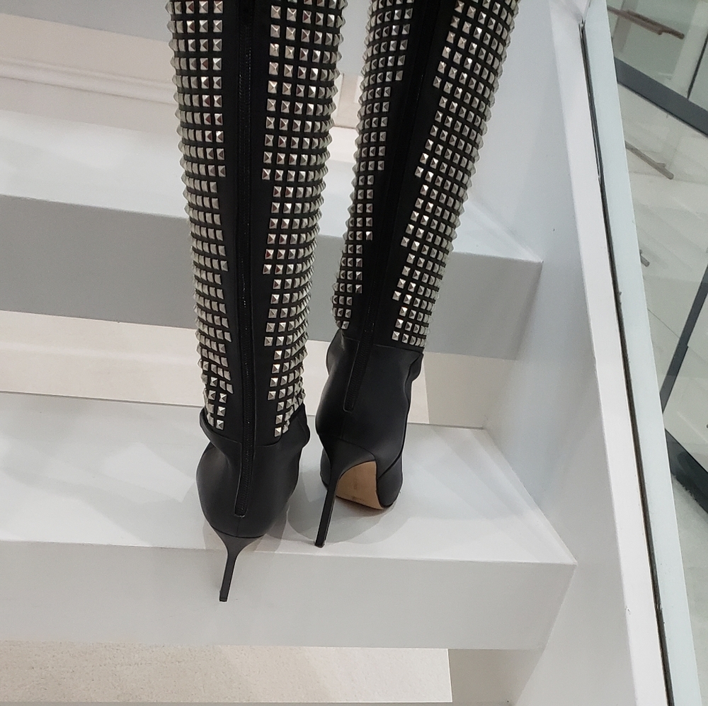 MANOLO BLAHNIK BOOTS. - Picture 2 of 5